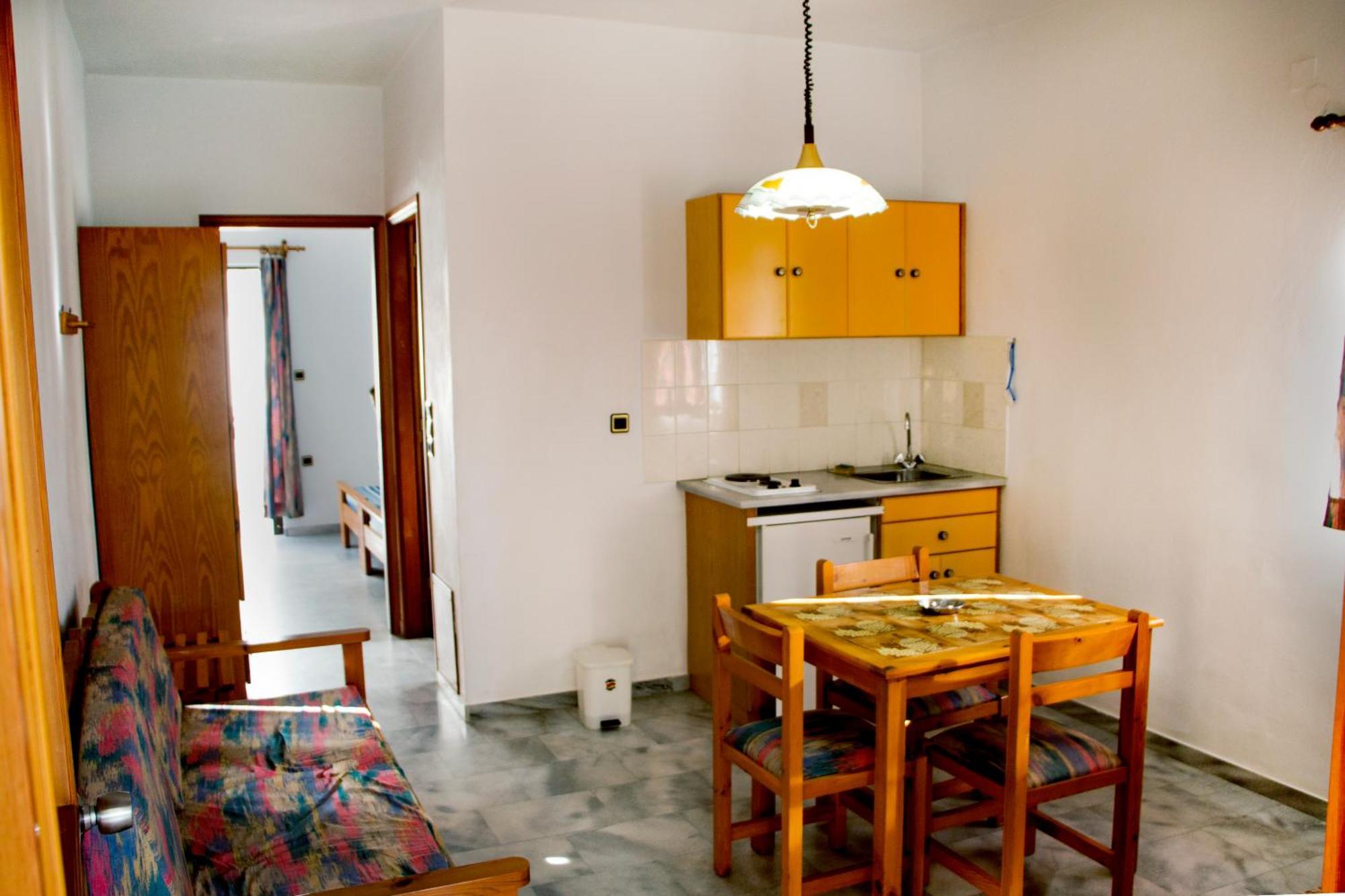 Popi Hotel Apartments Agia Marina Buitenkant foto