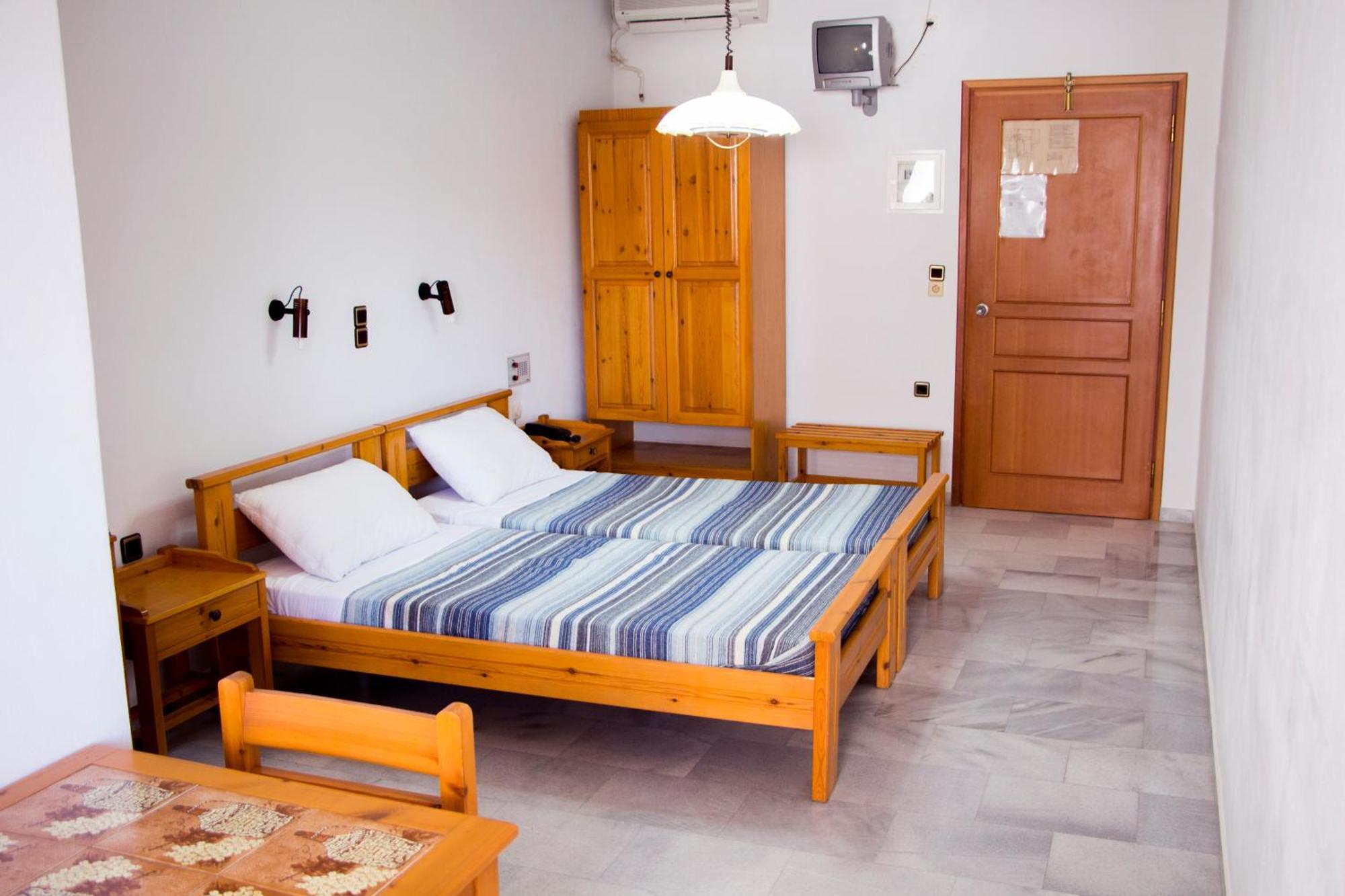 Popi Hotel Apartments Agia Marina Buitenkant foto
