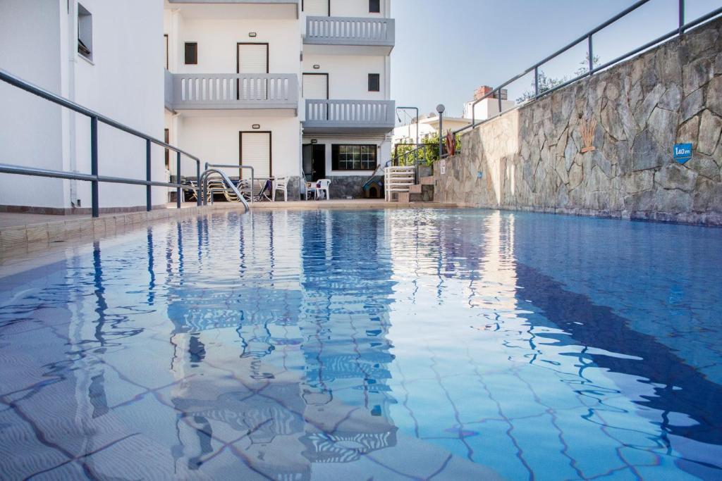 Popi Hotel Apartments Agia Marina Buitenkant foto