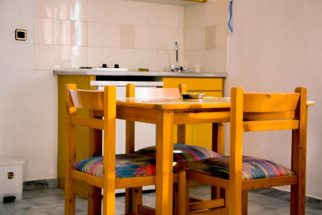 Popi Hotel Apartments Agia Marina Buitenkant foto